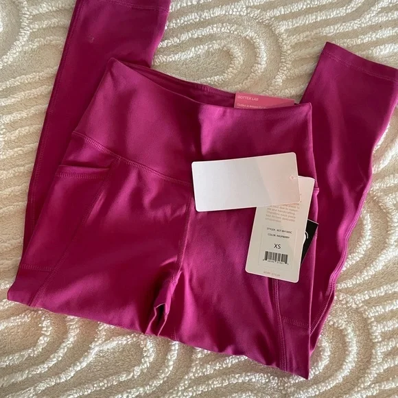 Hot pink yoga pants with a purple hue - Picture 2 of 5